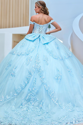 Exquisite Baby Blue Tulle Quinceanera Dress Off-Shoulder Applique Lace Ball Gown with Tiered Skirt & Bow Detail for Sweet 16 & Birthday Celebrations